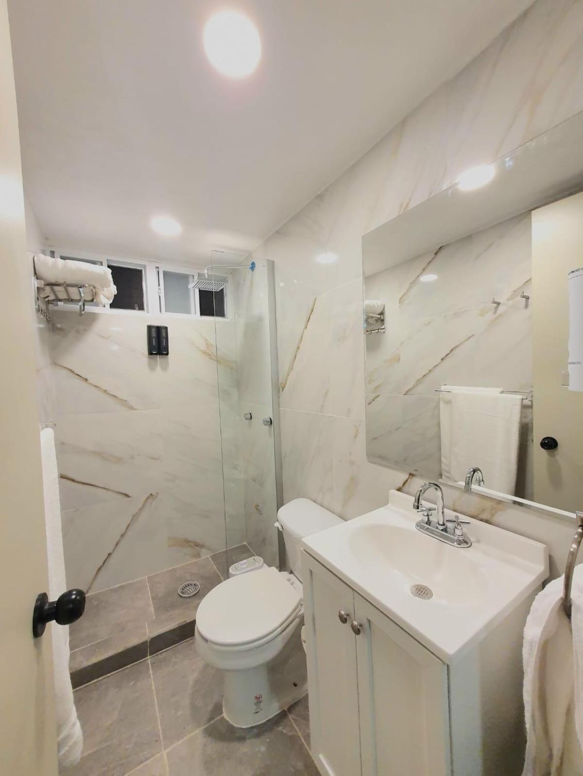 Lindas Suites Eugenio Sue Mexico City Ngoại thất bức ảnh